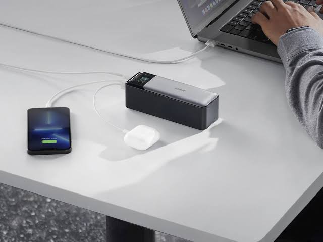 ANKER 737 POWER BANK 140W (PowerCore 24K)